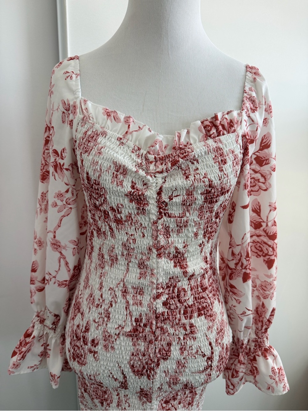Women’s White and Rose Floral Smocked Dress